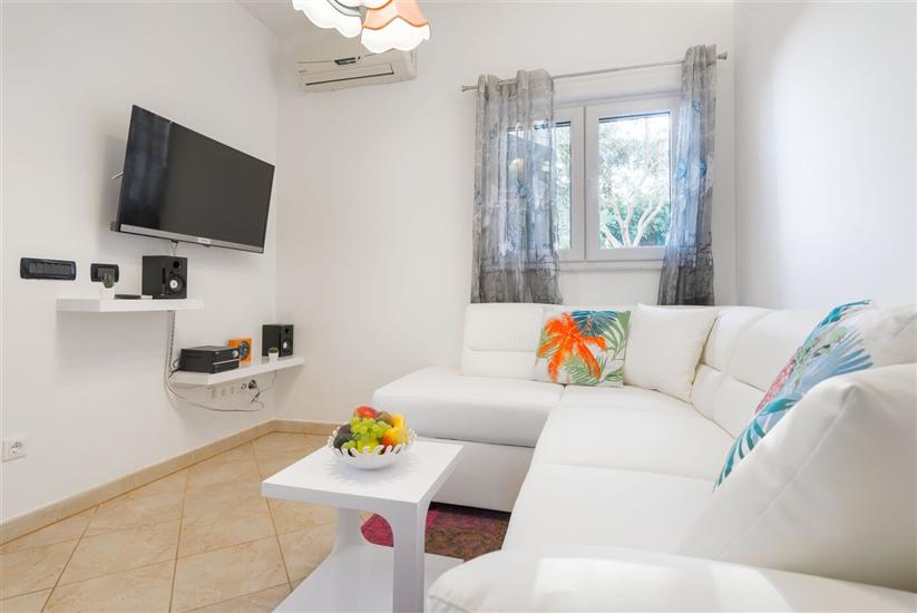 House K1, for 10 persons