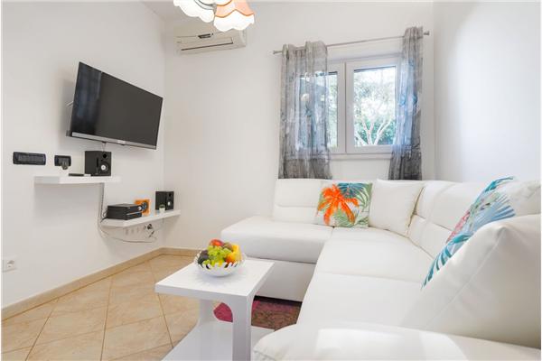 House K1, for 10 persons