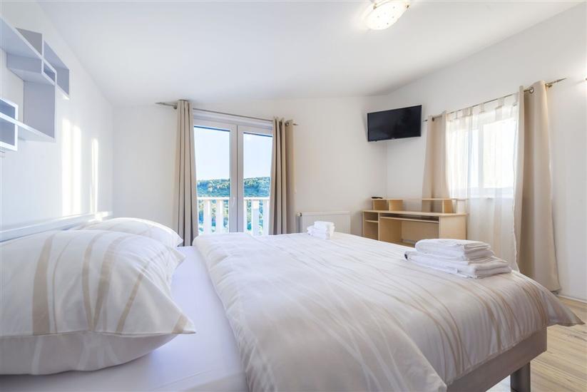 House K1, for 10 persons