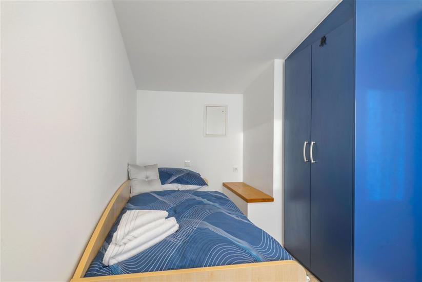 House K1, for 10 persons