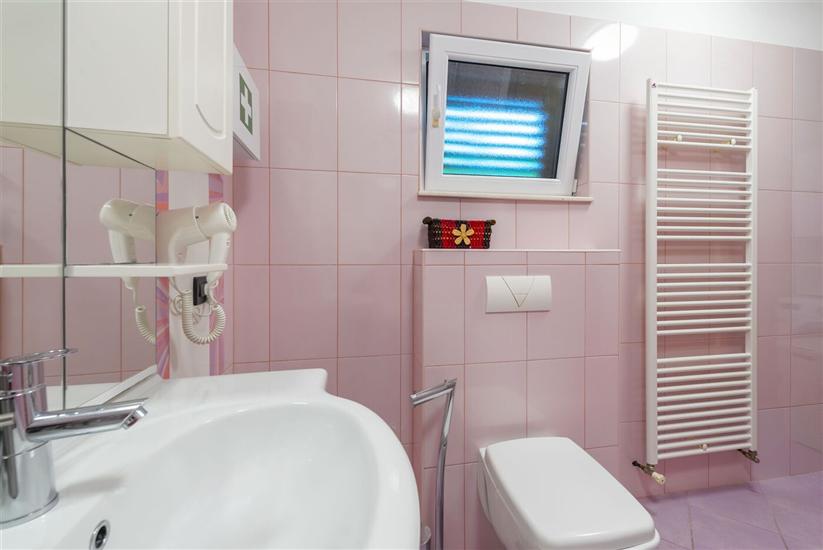 House K1, for 10 persons