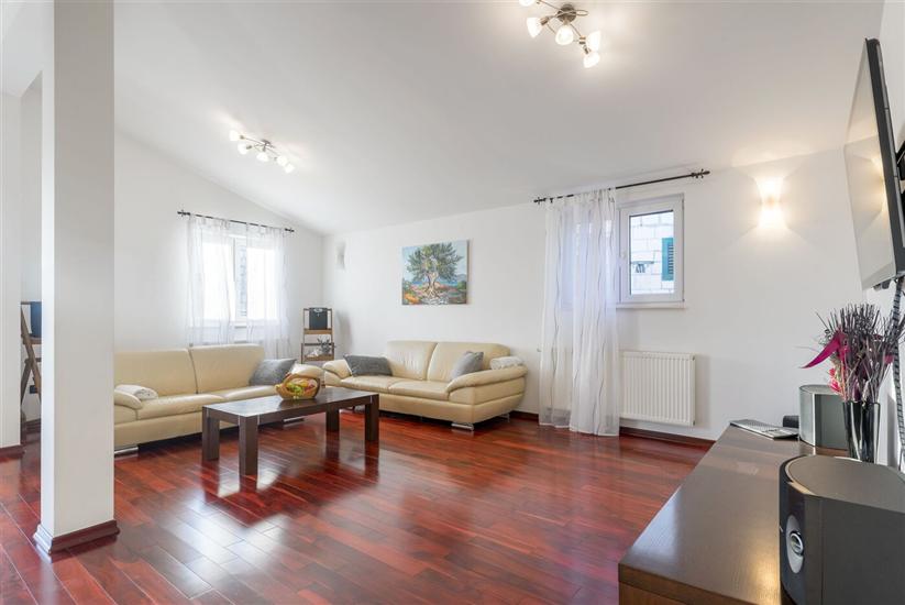 House K1, for 10 persons