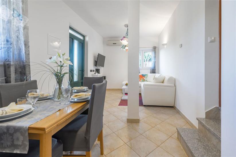 House K1, for 10 persons