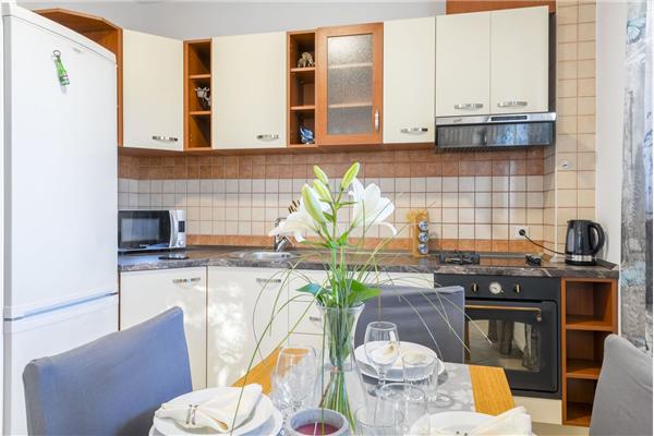 House K1, for 10 persons