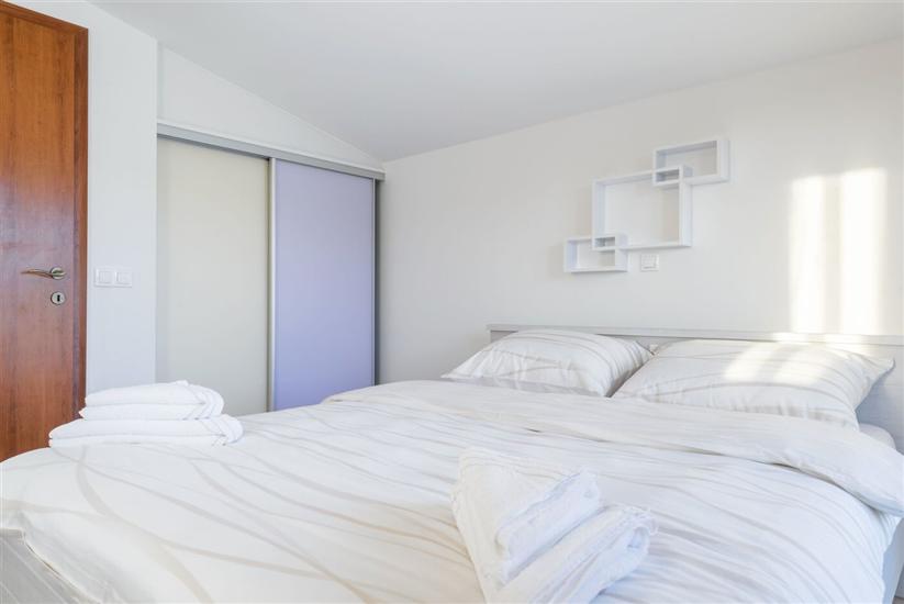 House K1, for 10 persons