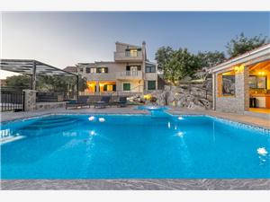 Villa Boulder Split en Trogir Riviera, Kwadratuur 230,00 m2, Lucht afstand tot de zee 200 m