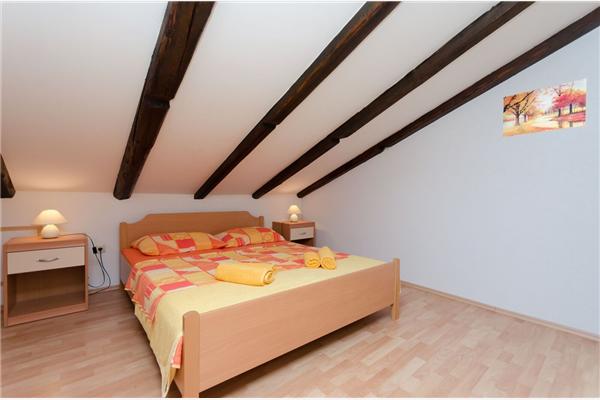 Apartment A1, for 5 persons