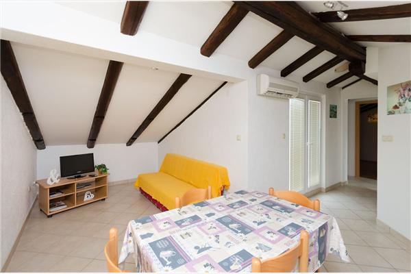 Apartment A1, for 5 persons