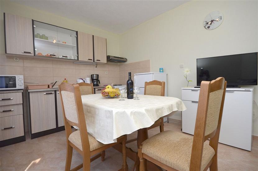 Apartment A2, for 5 persons