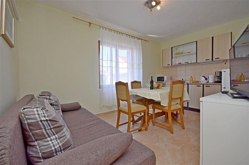 Apartment A2, for 5 persons