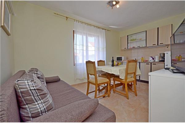 Apartment A2, for 5 persons