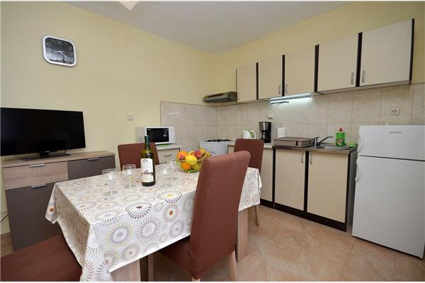 Apartment A3, for 5 persons
