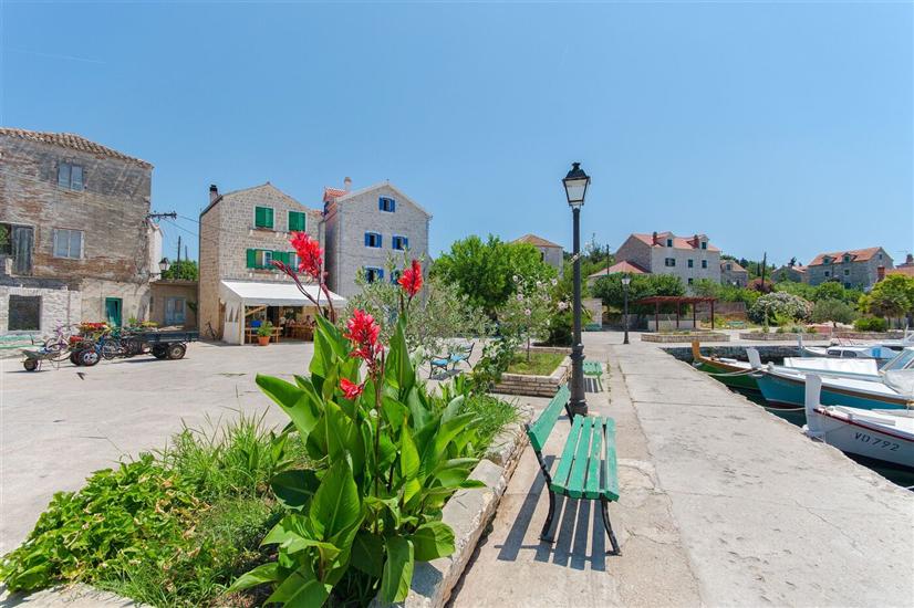 House Stone house island Prvić