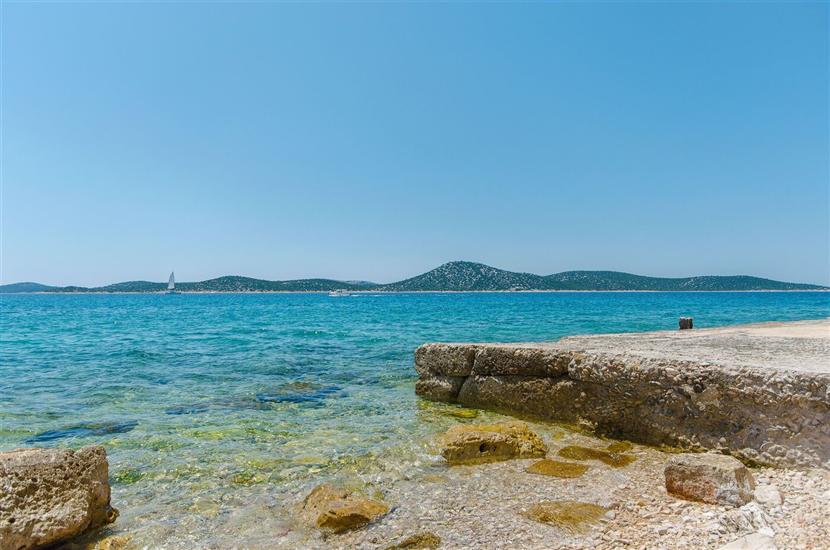 House Stone house island Prvić