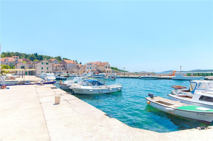 House Stone house island Prvić