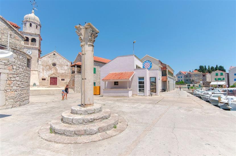 House Stone house island Prvić