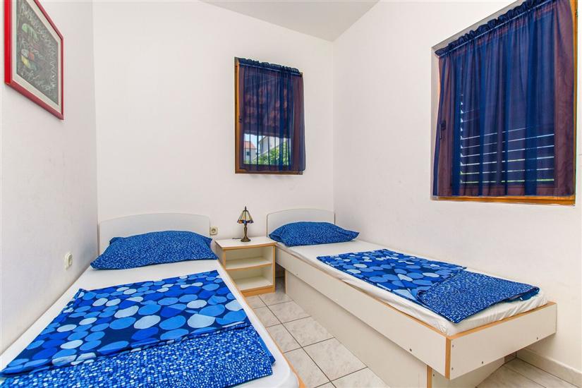 Apartment A1, for 5 persons