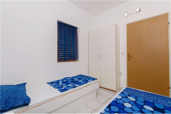 Apartment A1, for 5 persons