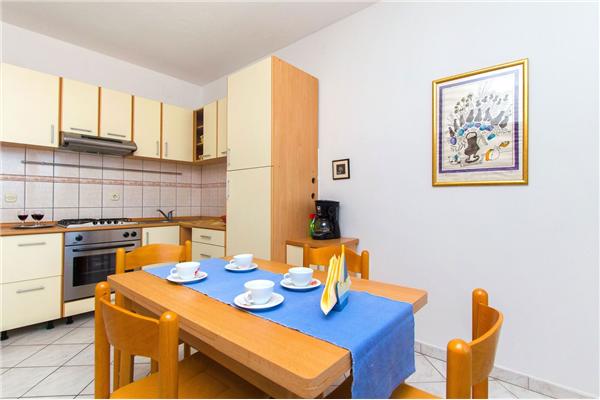 Apartment A1, for 5 persons