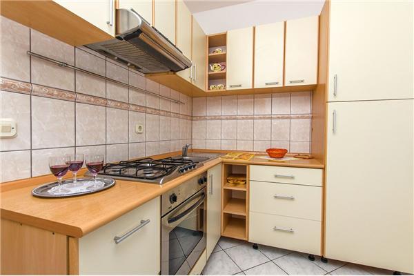 Apartment A1, for 5 persons