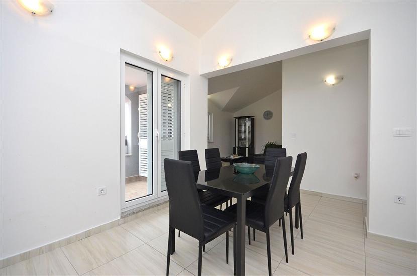 Apartment A1, for 5 persons