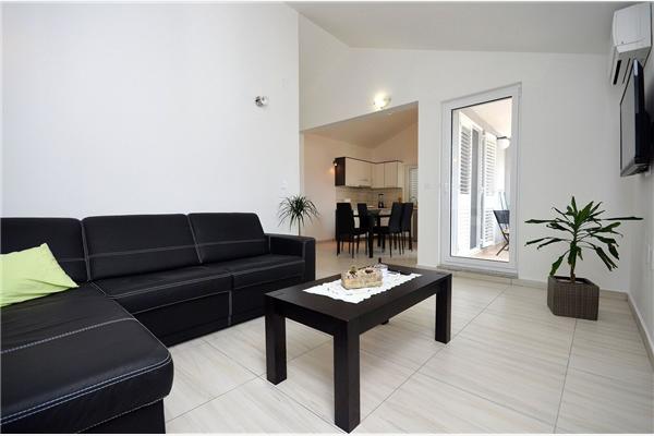 Apartment A1, for 5 persons