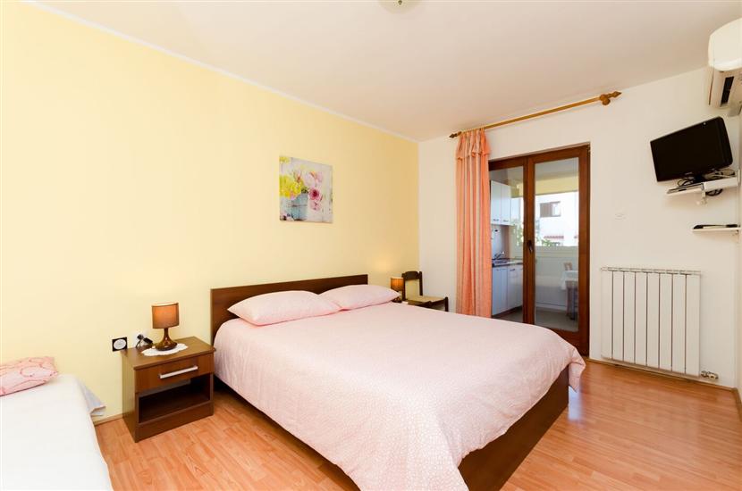 Apartment A2, for 3 persons