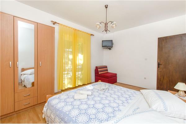 Apartment A2, for 3 persons