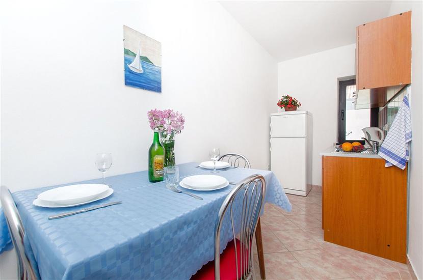 Apartment A2, for 3 persons