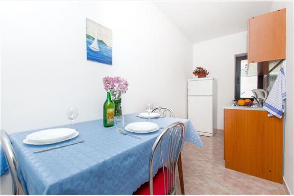 Apartment A2, for 3 persons