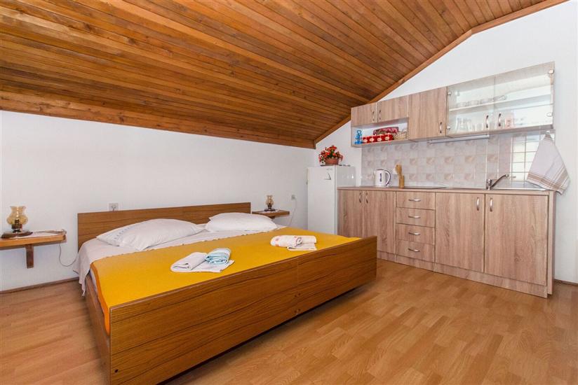 Apartment A5, for 2 persons