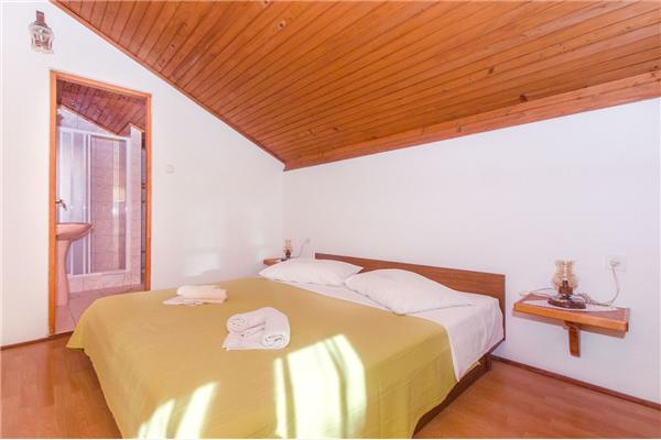 Apartment A6, for 4 persons