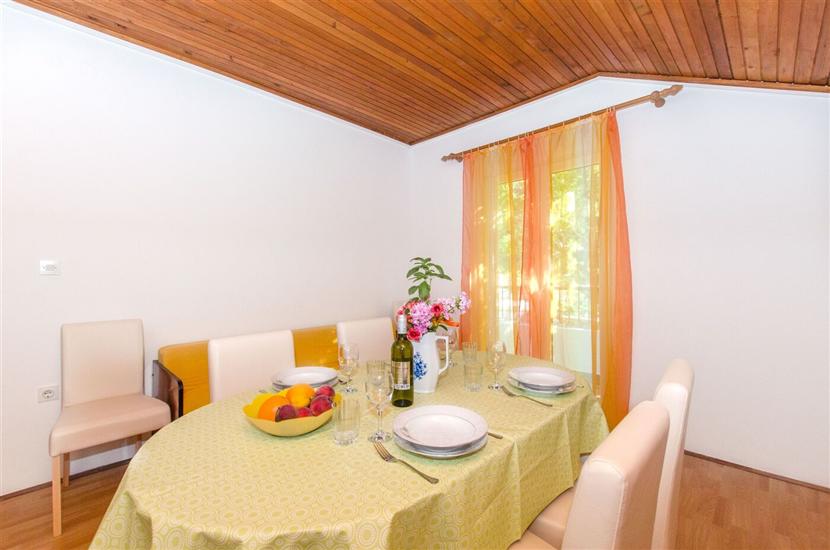 Apartment A6, for 4 persons