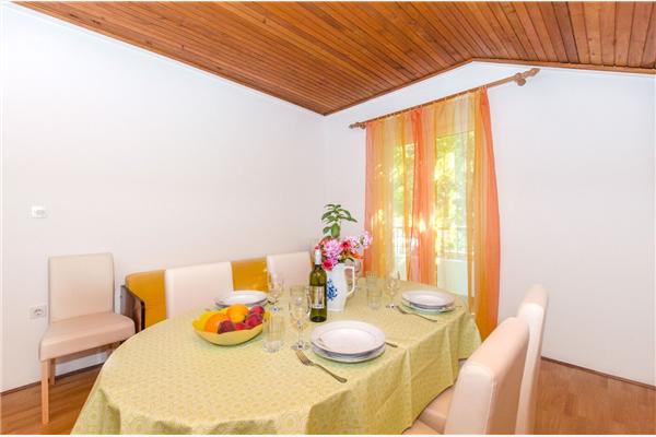 Apartment A6, for 4 persons