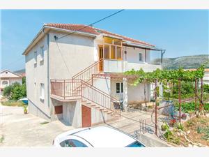 Accommodatie aan zee Split en Trogir Riviera,ReserverenCoceVanaf 128 €