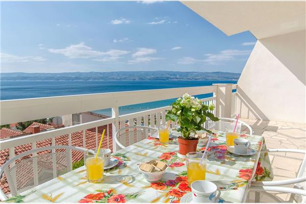 Apartment A1, for 10 persons