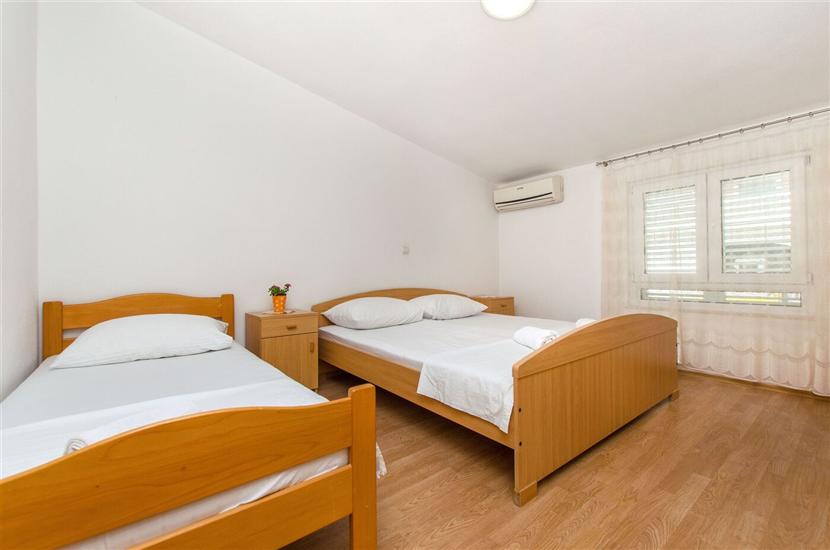 Apartment A1, for 10 persons