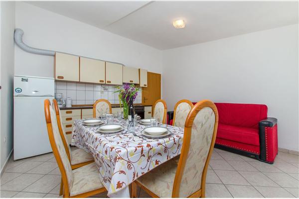 Apartment A1, for 10 persons