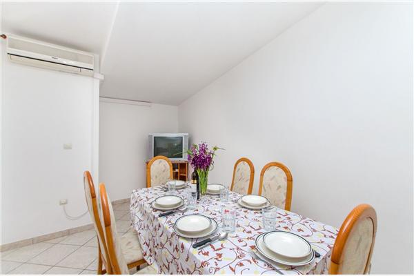 Apartment A1, for 10 persons