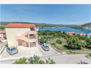 Apartman Mujan Rogoznica, Kvadratura 55,00 m2, Zračna udaljenost od mora 100 m