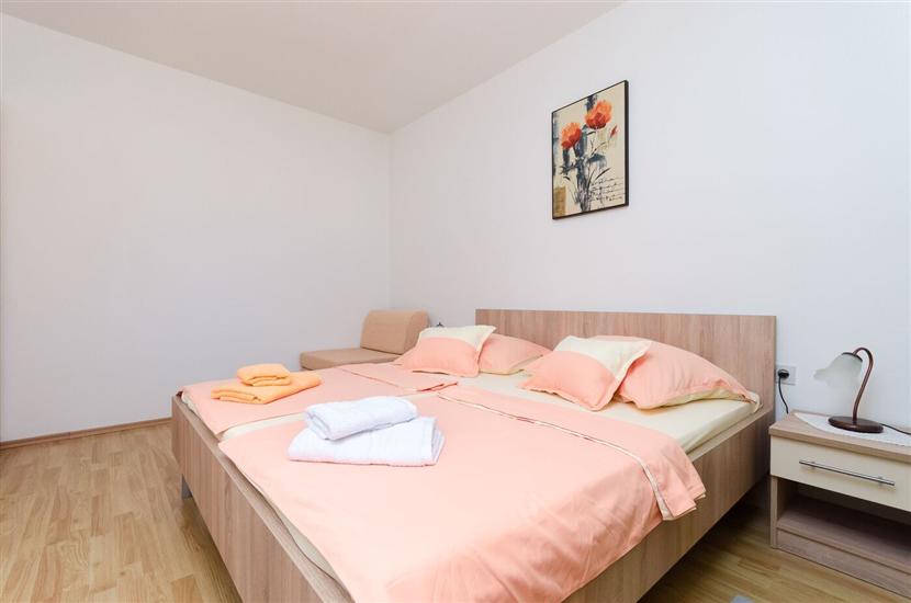 Apartment A1, for 5 persons
