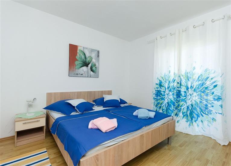 Apartment A1, for 5 persons