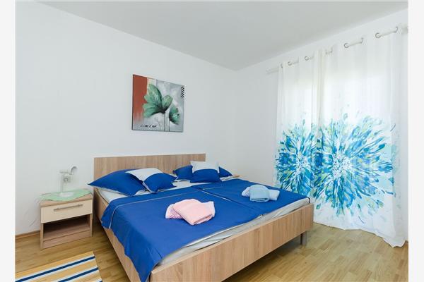 Apartment A1, for 5 persons