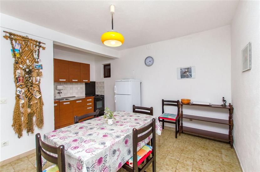 Apartment A1, for 5 persons