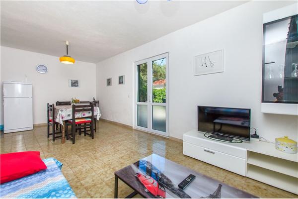 Apartment A1, for 5 persons