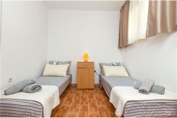 Apartment A2, for 5 persons