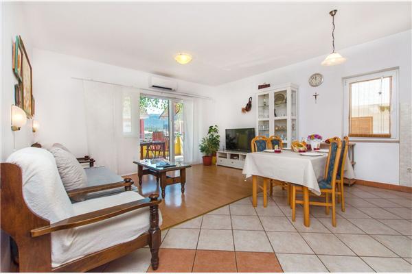Apartment A4, for 4 persons