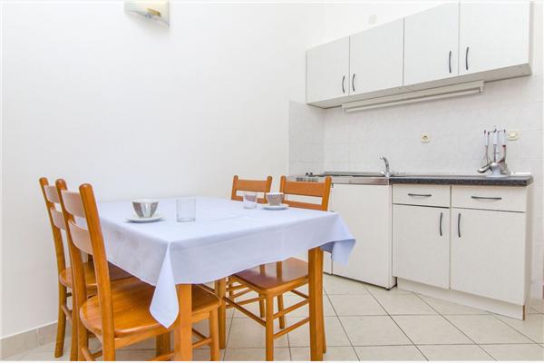 Apartment A4, for 3 persons