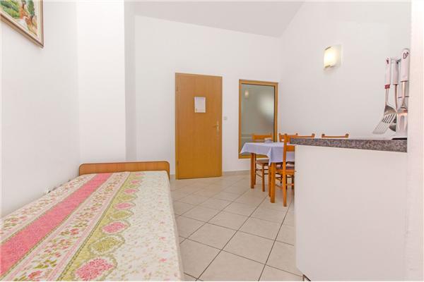Apartment A4, for 3 persons
