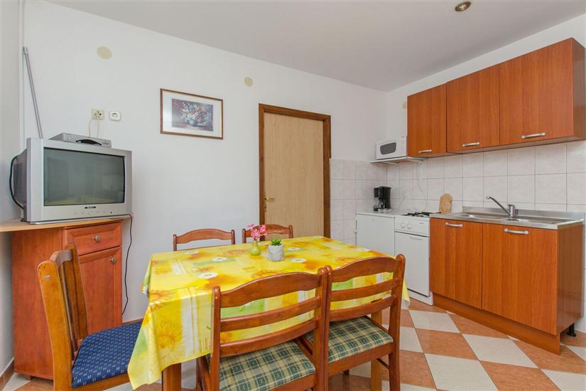 Apartment A4, for 5 persons